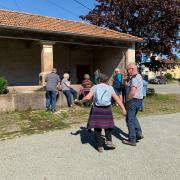 En admiration devant ce joli lavoir